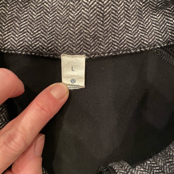 Men’s Lululemon zip up - Picture 3 of 4